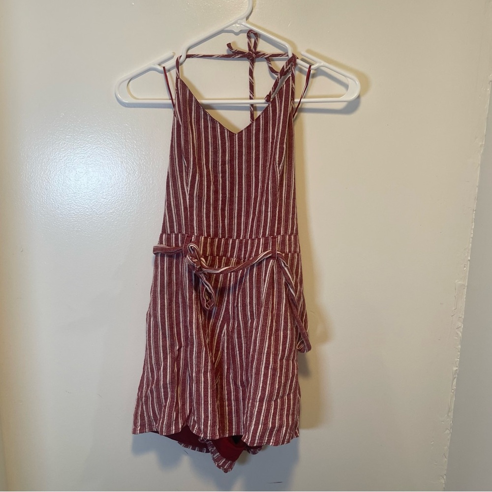 Hollister red and white romper‎ women's size small